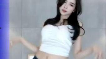 ed2k 女主播夏娃,ed2k平台上的性感女主播传奇