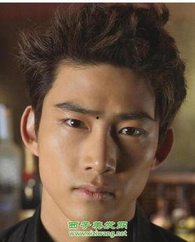 韩国男搞笑艺人照片,魅力四溢的瞬间捕捉